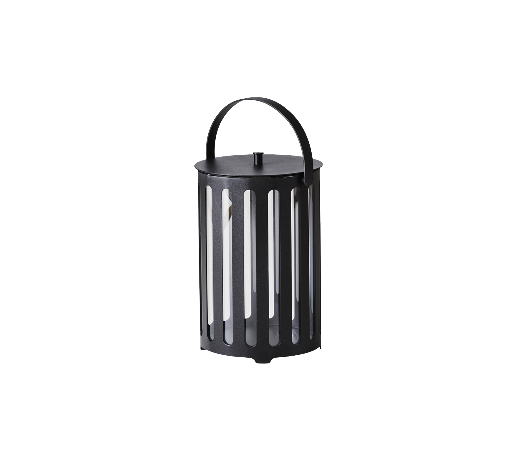 Svart lantern med sylinderformet design, vertikale spalter og et håndtak for enkel bæring. Passer til dekorativ belysning.