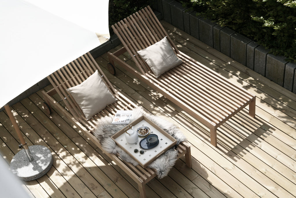 Natural sunbeds made of teak 