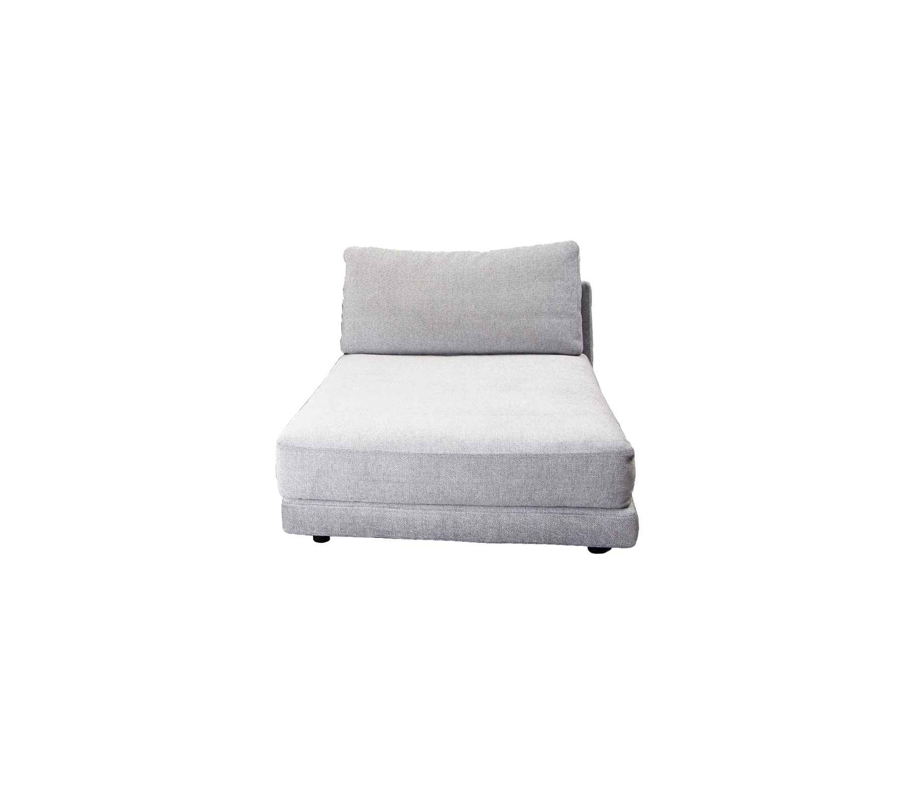 Lys grå chaiselong med minimalistisk design og en myk ryggstøtte for ekstra komfort. Perfekt for avslapning og fritid.