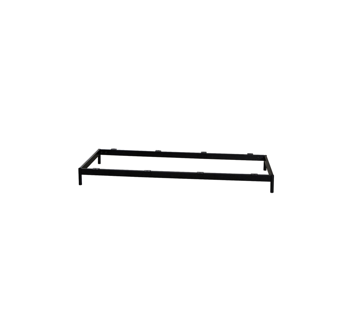 Metall sengeramme i et enkelt rektangulært design, med en stilren svart finish for allsidig dekorkompatibilitet.