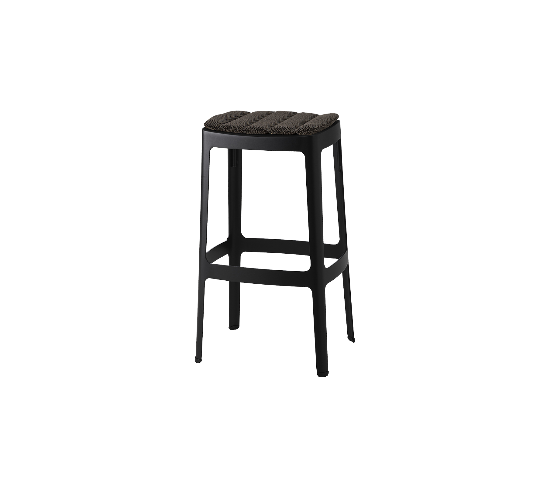 En stilfull svart barstol med ribbet sete og solide bein, designet for komfort og stil. Ideell for moderne omgivelser.
