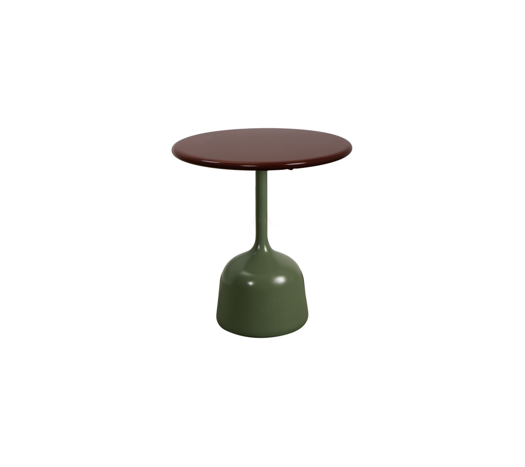 Olivengrønt bord med en burgunderfarget topp.