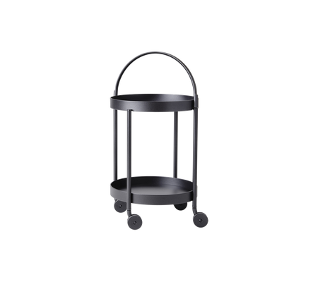 Svart, to-nivå serveringsvogn på hjul med et buet håndtak og minimalistisk design, ideell for allsidig oppbevaring og visning.