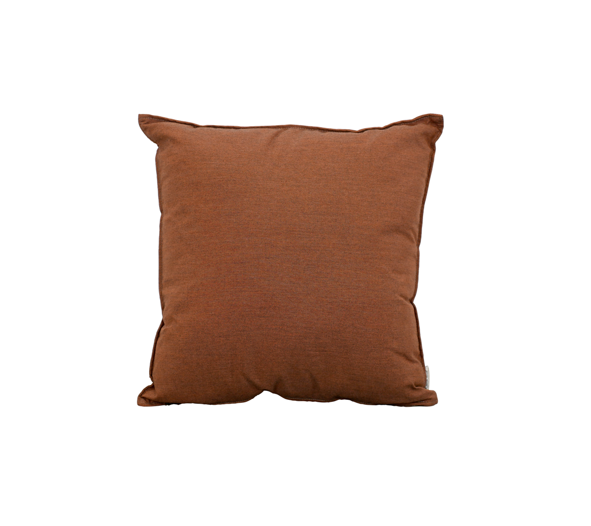 Ørkensrød pute med et enkelt design.