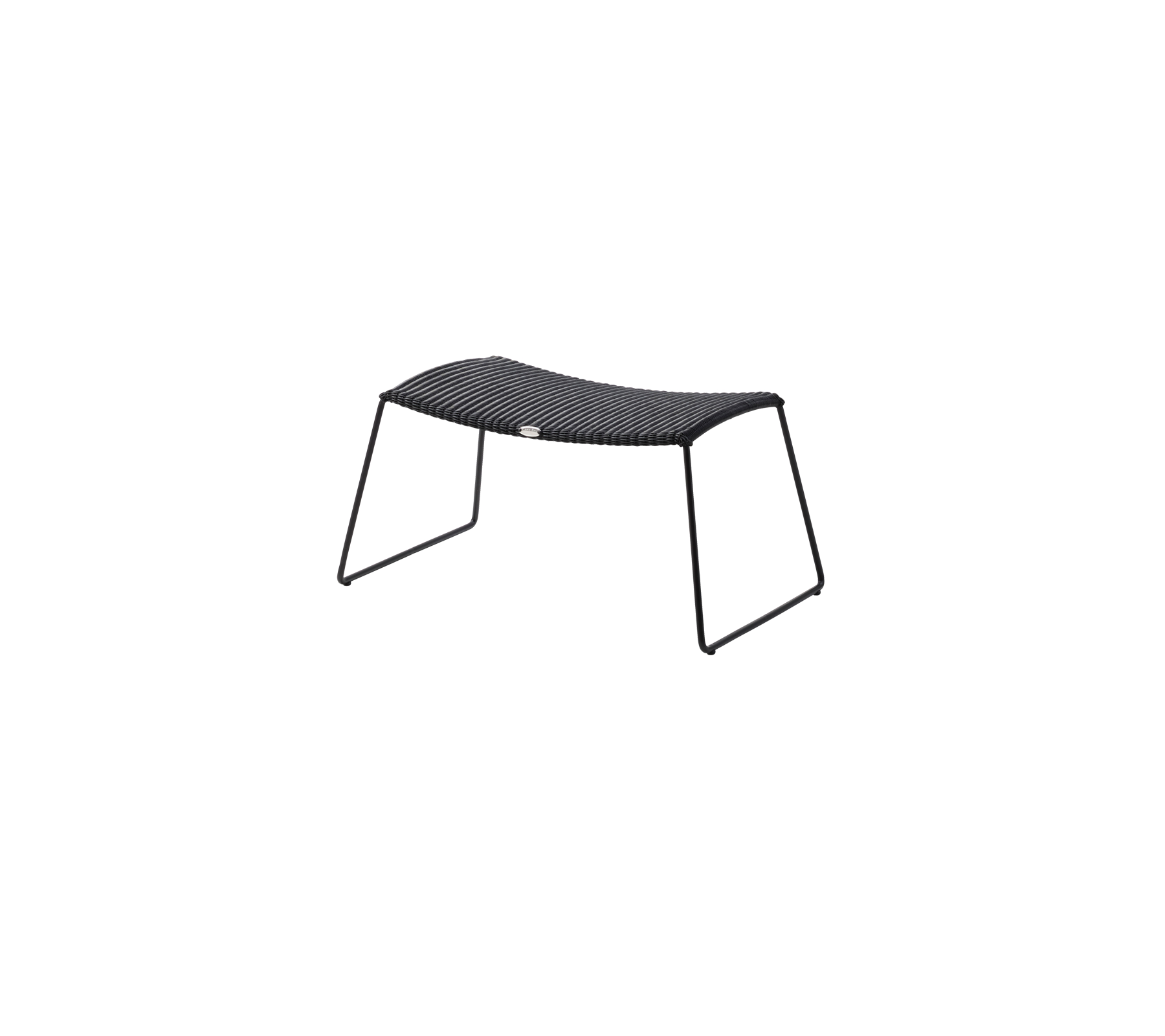 Svart sitteelement med en buet overflate og metallramme, designet for komfort og støtte mens du slapper av.