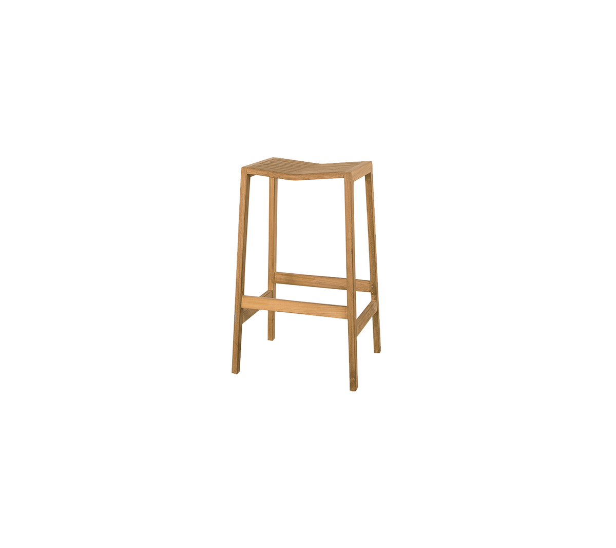 En enkel trestol med naturlig finish og fire ben, med en støttende fotstøtte for ekstra komfort.