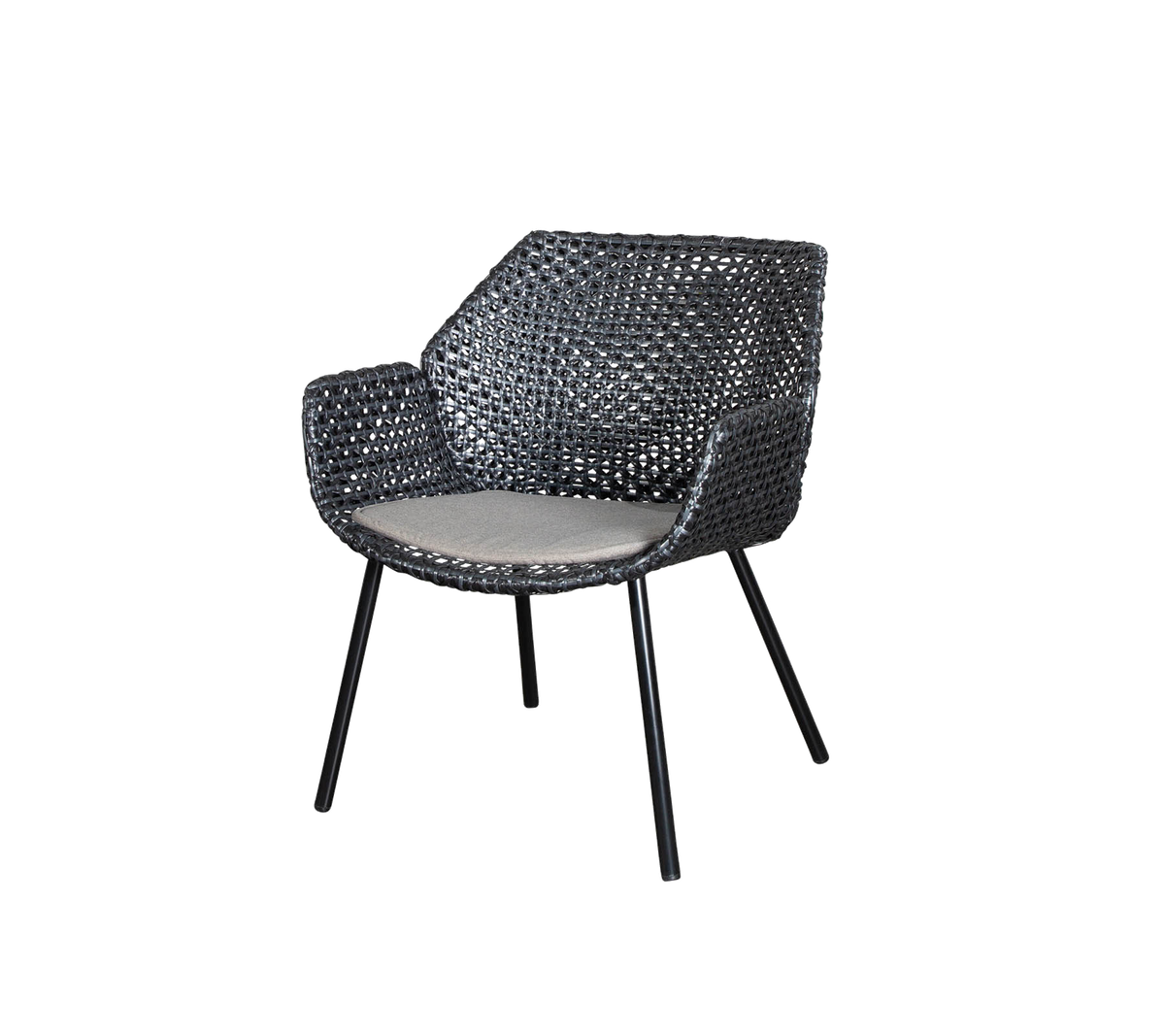 Stilig vevd stol med en komfortabel pute, som har et moderne design og robuste ben for støtte. Perfekt for avslapning.