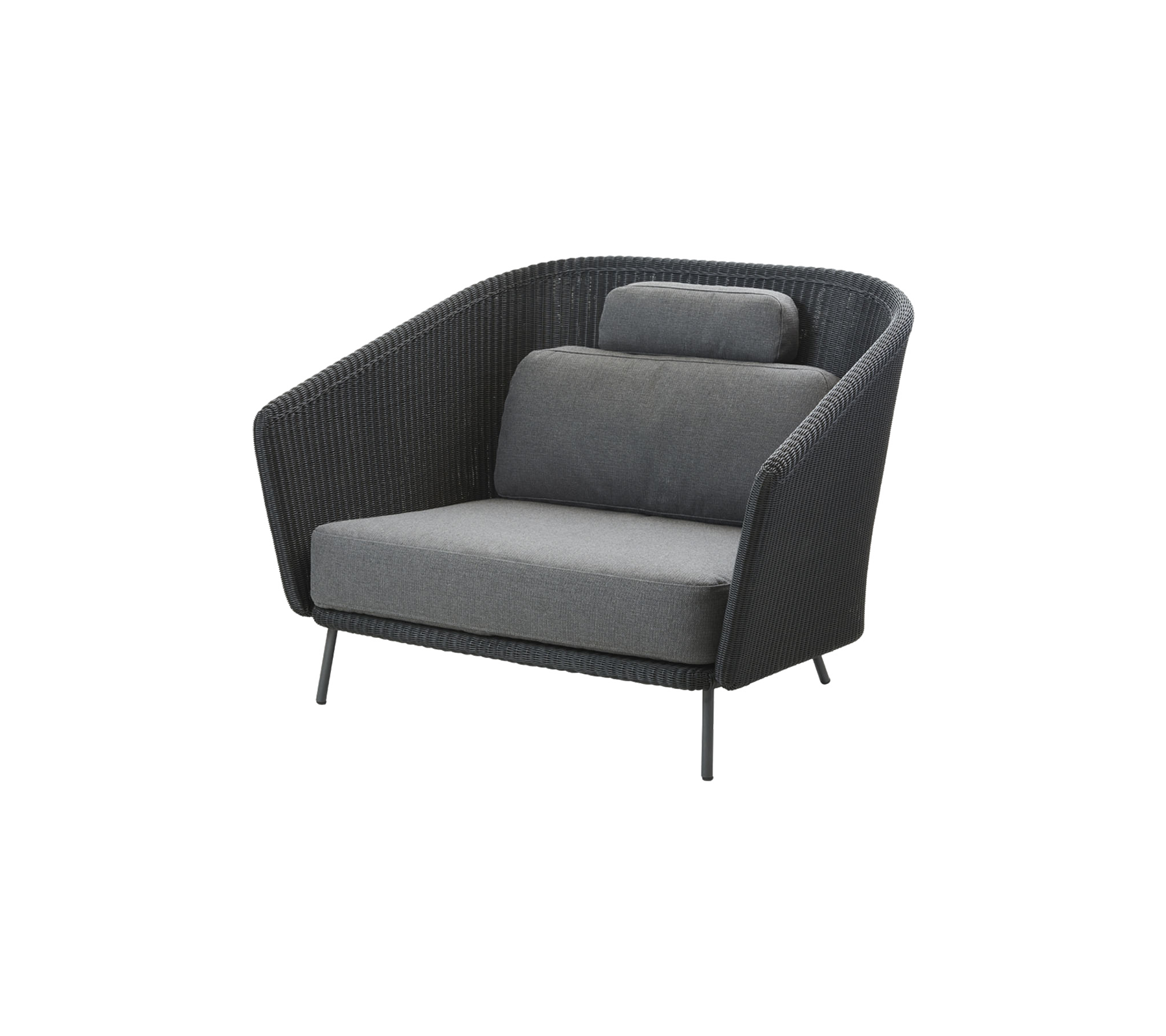 Stilig moderne lenestol med buet design, mørk kurvramme og myke grå puter for komfort.