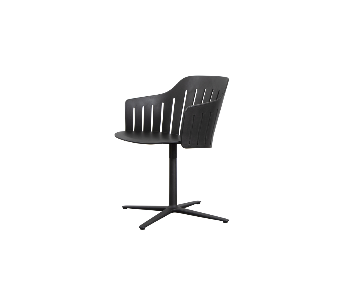 Stilig svart stol med buet rygg, lamelldesign og en firebeint base for moderne sitteplasser.