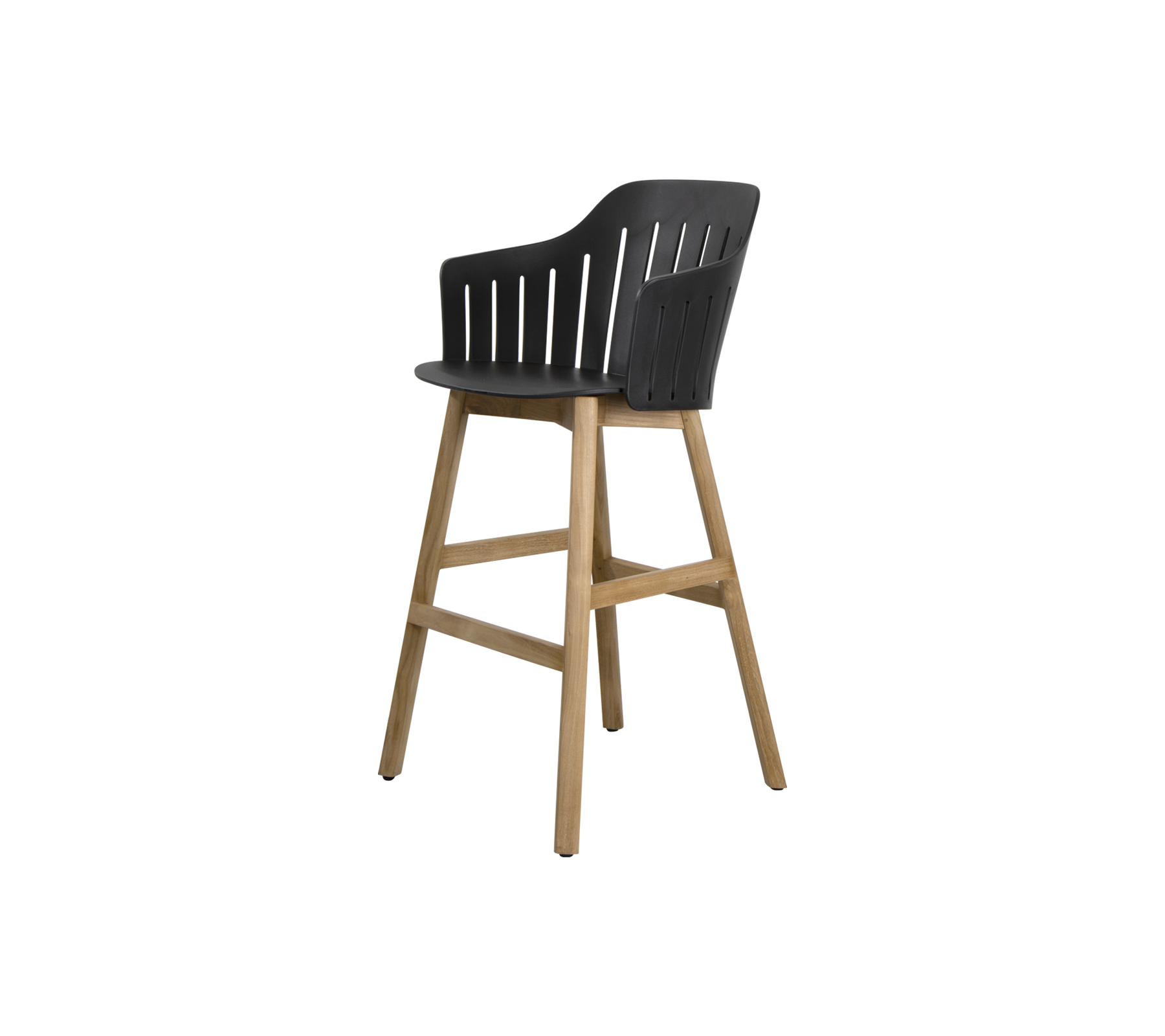 Stilig høy stol med en slank svart sete med vertikale spalter og en ramme i naturlig tre for et moderne preg. Perfekt for spisesteder.