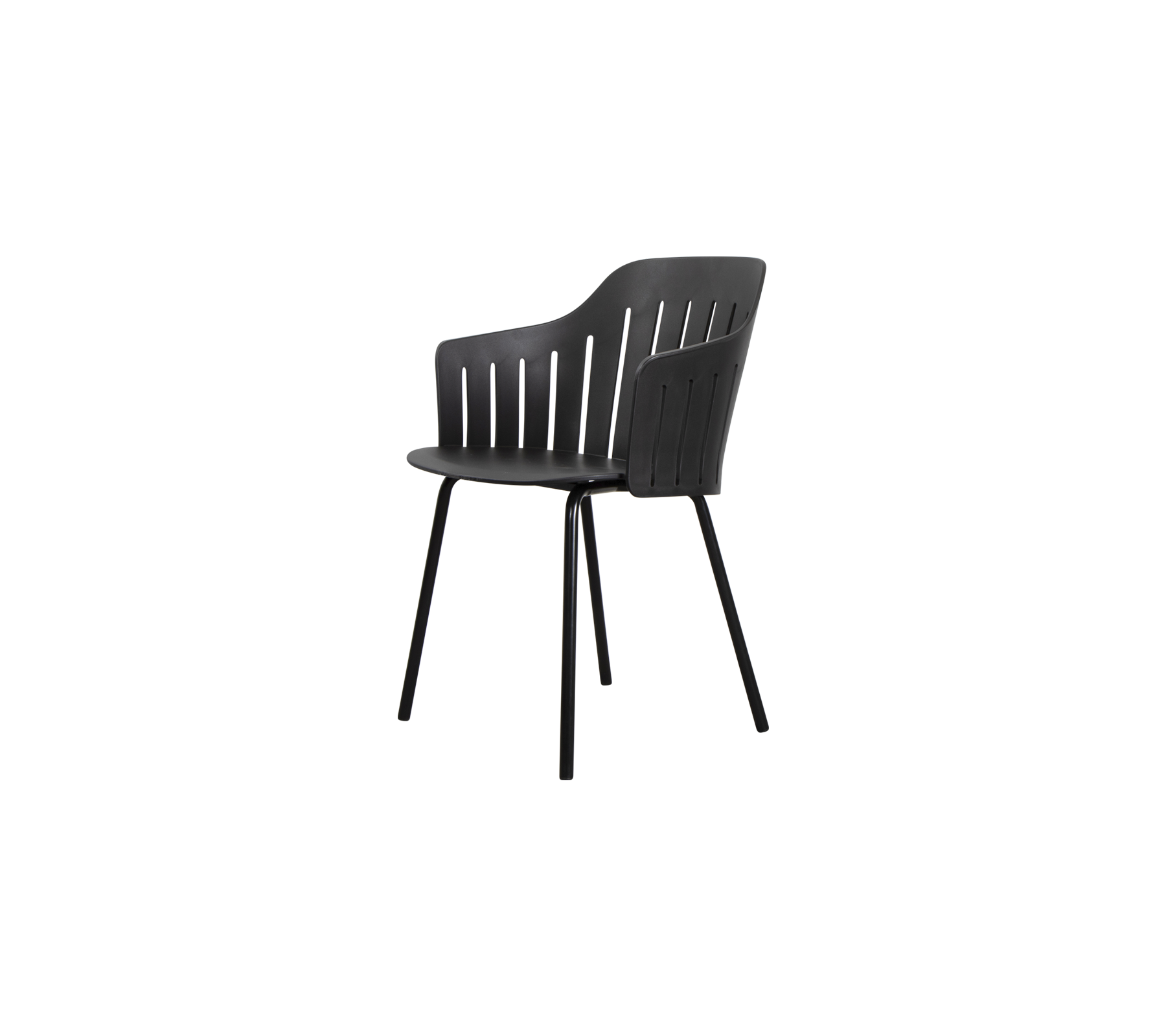 Stilig svart stol med skrå ryggdesign, som har holdbare ben for stabilitet og en ergonomisk form for komfort.