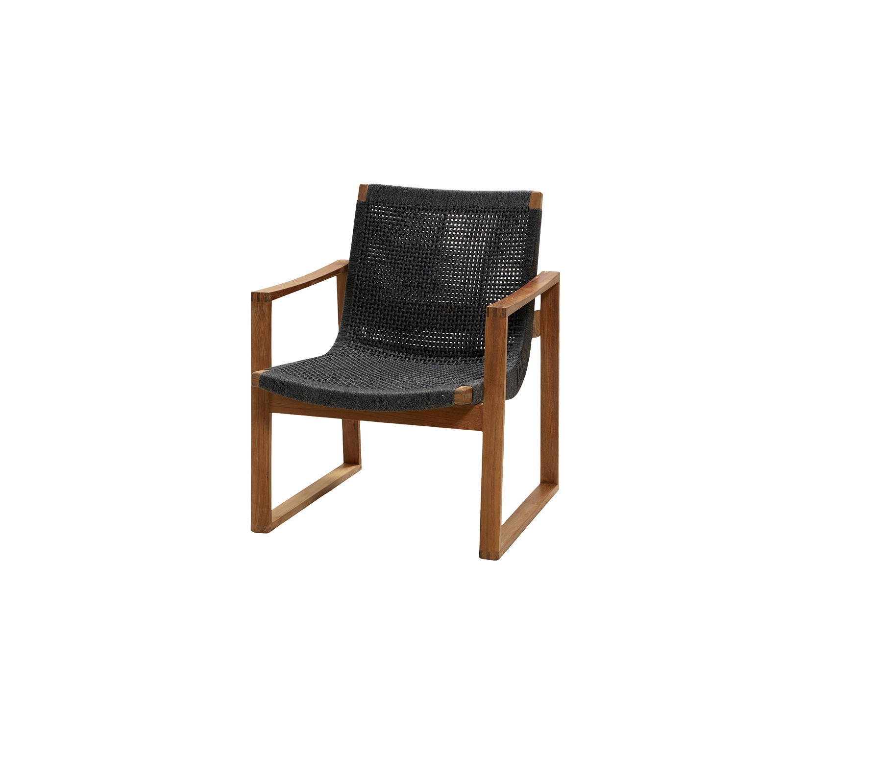 Stilfull stol med treramme og et komfortabelt setet i mørkt stoff, perfekt for moderne interiører eller uformelle settinger.