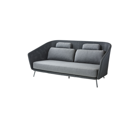 Stilig tofarget grå sofa med plushputene og en moderne, buet form, perfekt for moderne stuer.