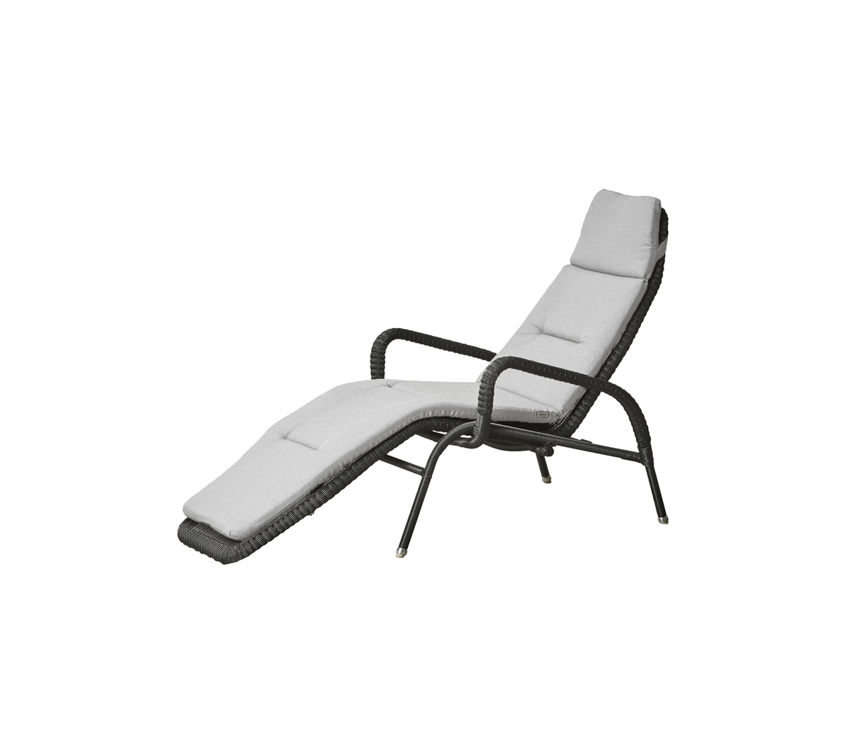 Komfortabel lenestol med et stilrent design, med polstret sete og ryggstøtte for avslapning. Ideell for fritid.