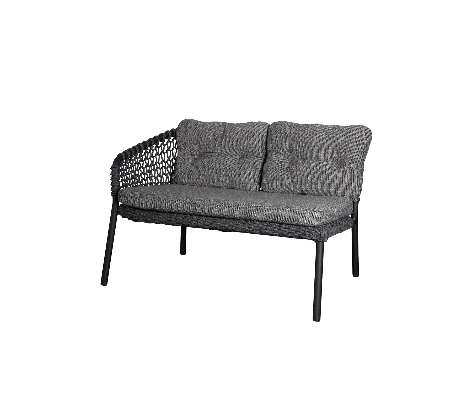 To-seters sofa med en grå polstret sete og et stilfullt vevd ryggstøtte, designet for komfort og moderne estetikk.