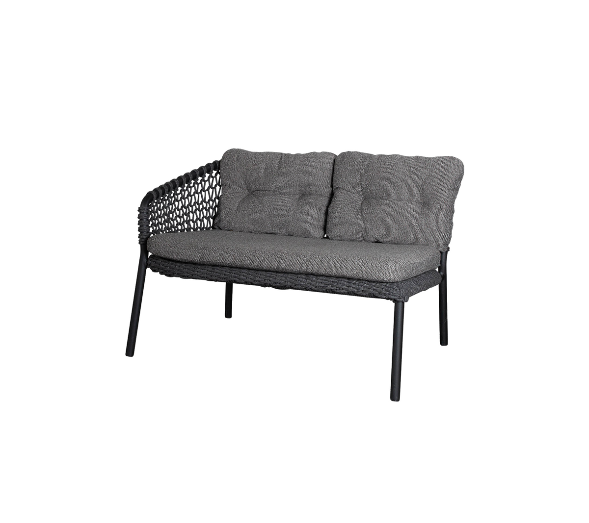 To-seters sofa med en grå polstret sete og et stilfullt vevd ryggstøtte, designet for komfort og moderne estetikk.