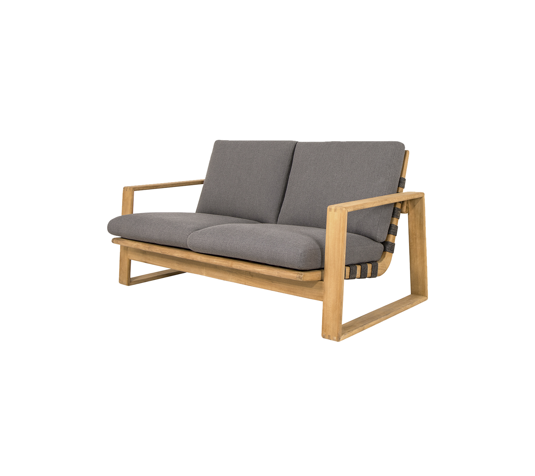 To-seters sofa med en lys tre ramme og grå puter, med moderne design og komfortable seter.