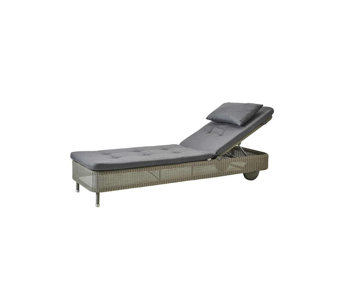 Stilig chaiselong med en grå pute, med en slank design og justerbar ryggstøtte for avslapning.