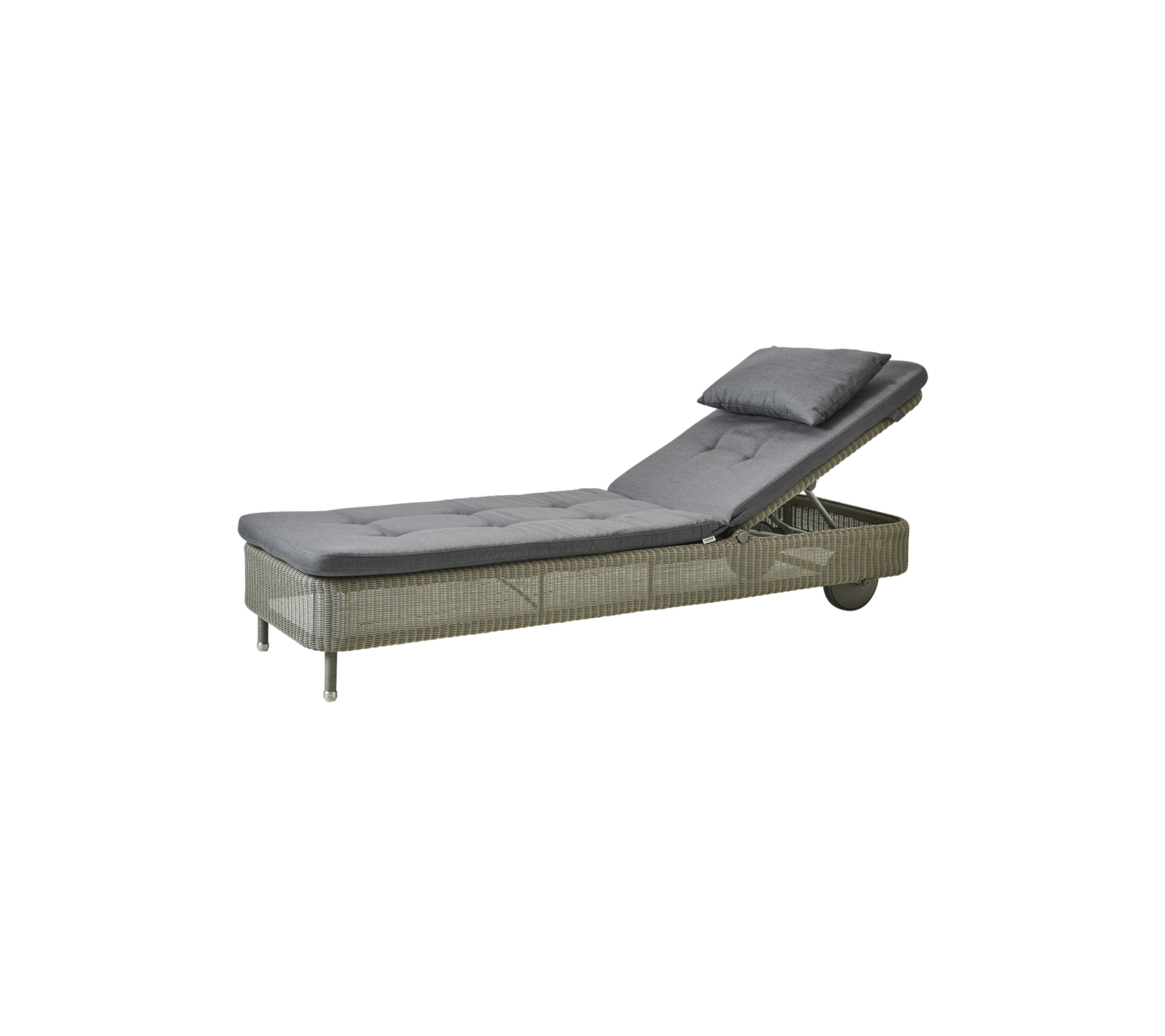 Stilig chaiselong med en grå pute, med en slank design og justerbar ryggstøtte for avslapning.