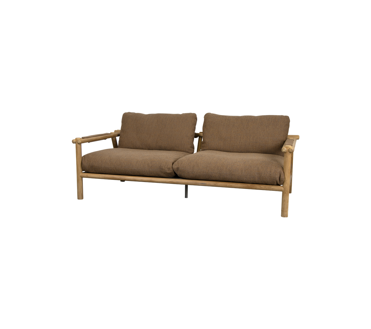 En komfortabel to-seters sofa med trevirke og myke brune puter, designet for avslapning og stilige sitteplasser.