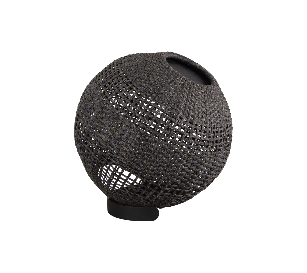 Dekorativ sfærisk lampe med vevd tekstur og minimalistisk design, med en subtil lyskilde for atmosfærisk belysning.