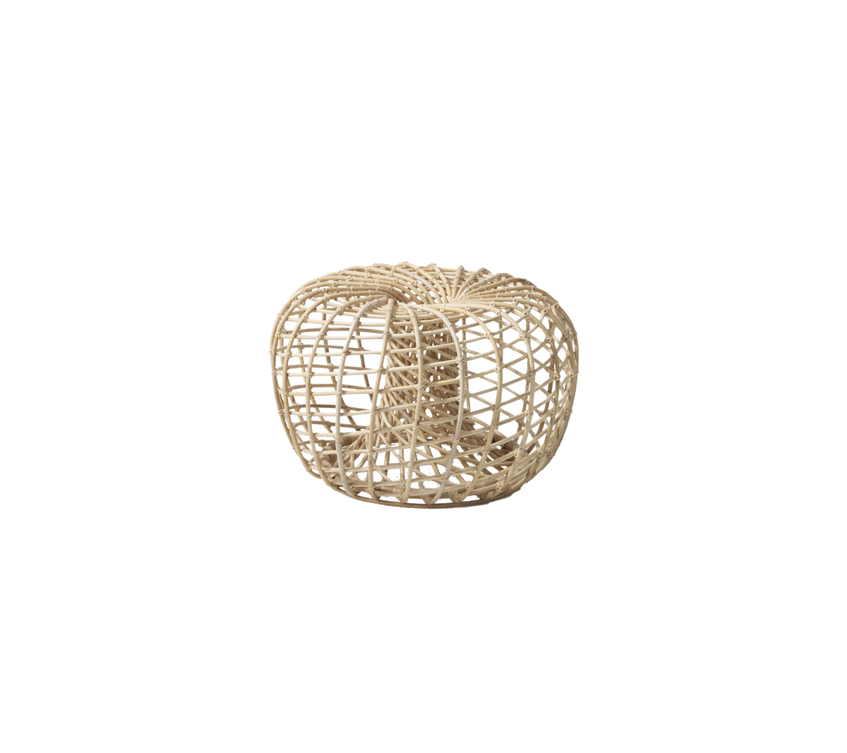 Naturlig vevd kurvformet sete med et sirkulært design, som viser en åpen, luftig struktur i en lys tone. Ideell for allsidig dekor.