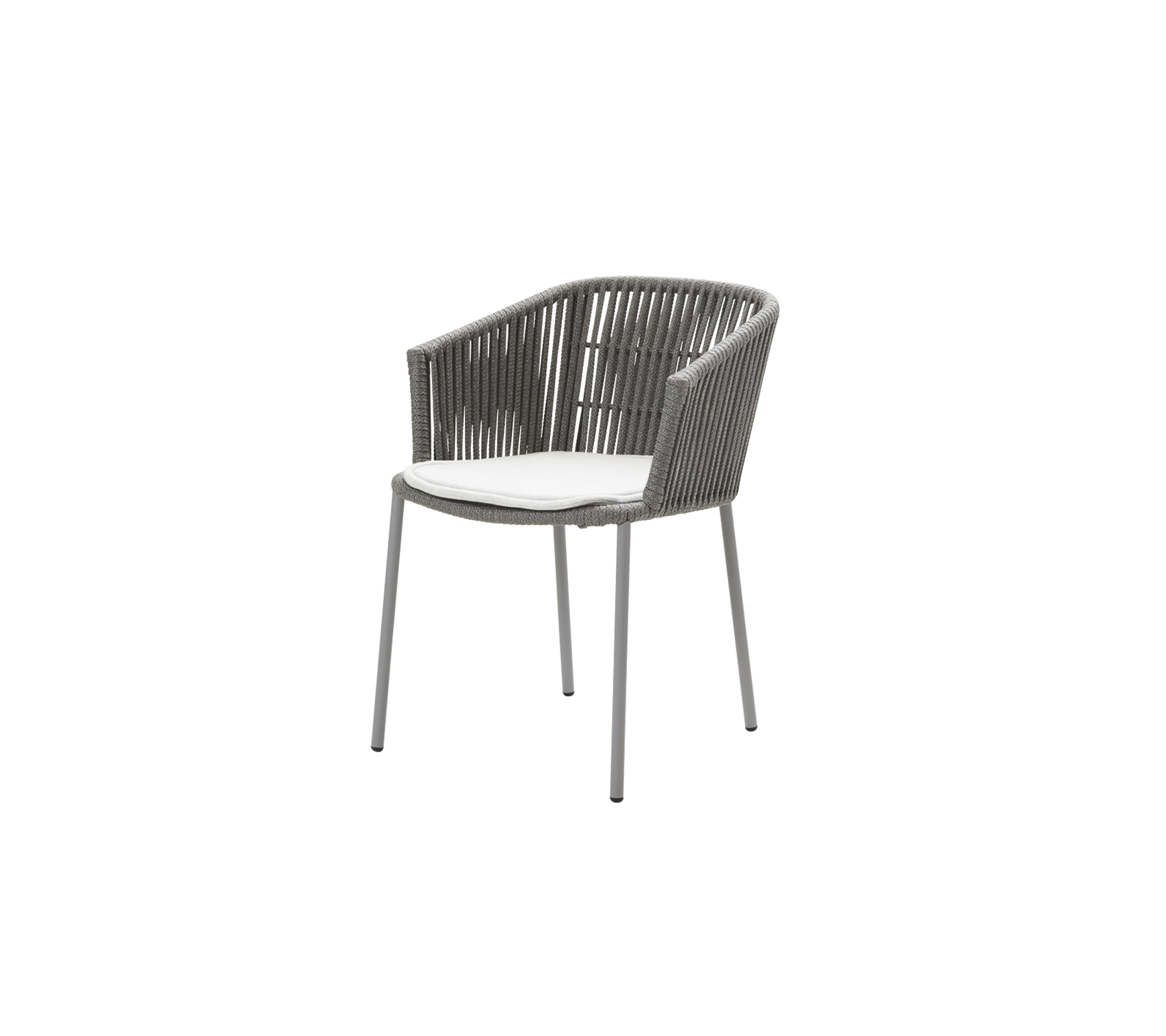Stilig grå stol med buet ryggstøtte og komfortabelt hvitt putetrekk, designet for moderne rom.
