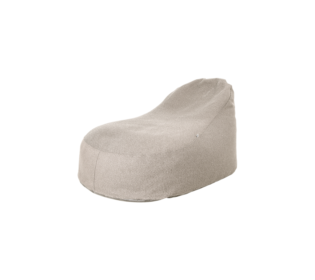 Lysbrun bønnepose stol i et enkelt design.