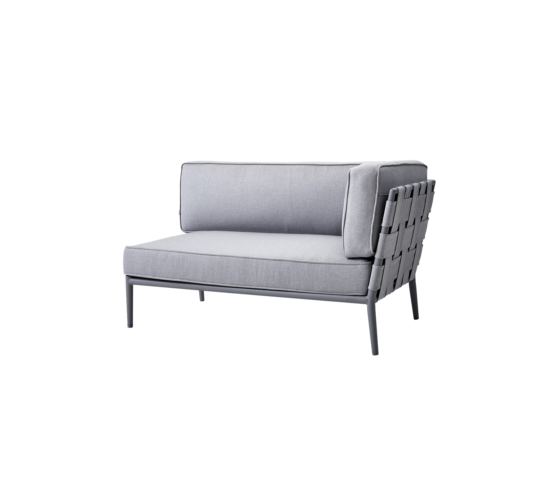 Moderne grå lenestol med et stilrent design og vevd ryggstøtte, perfekt for stilfull sitting i forskjellige omgivelser.