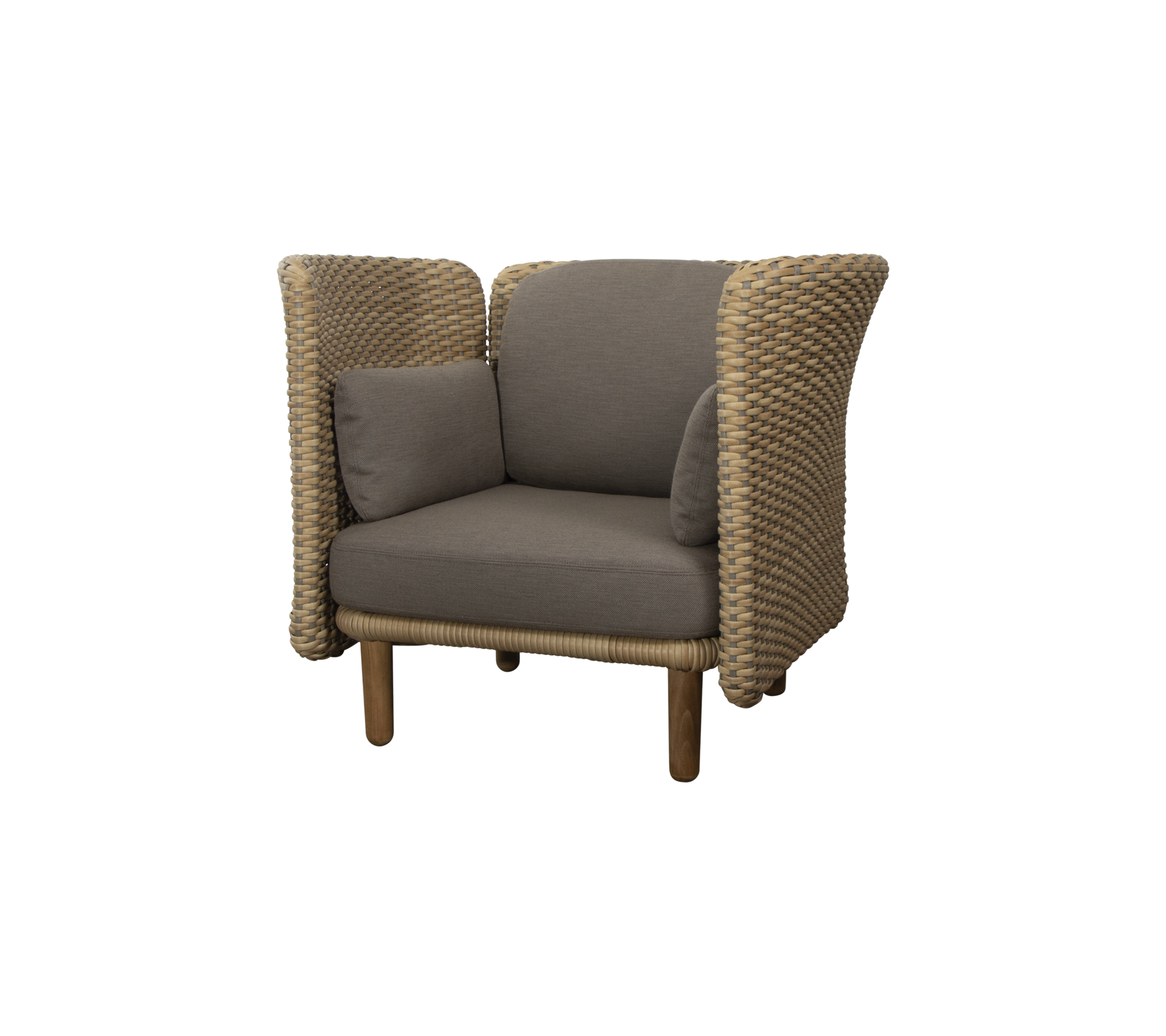 Stilig lenestol med vevde sider og en myk putesete, perfekt for komfort og moderne designestetikk.