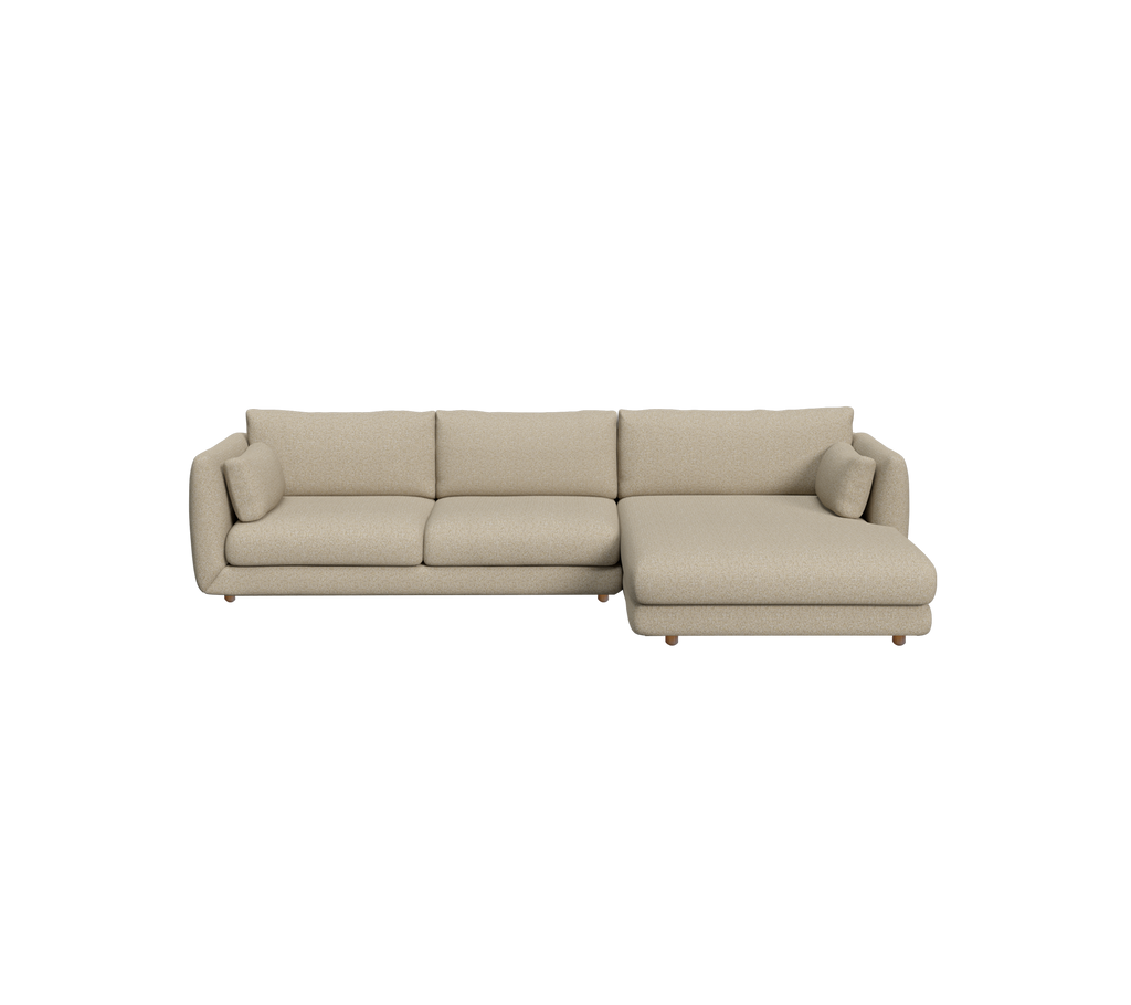 Moderne beige sofa med seksjonelt design.