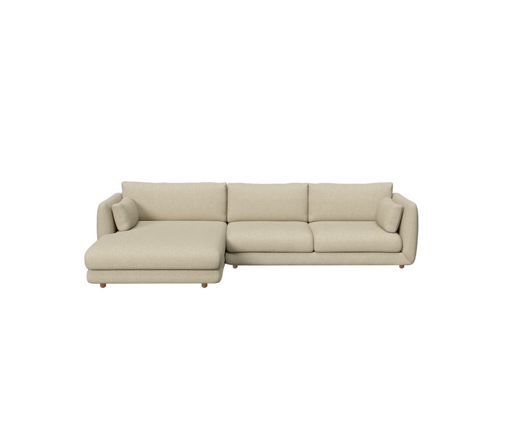 Lysbrun moderne sofa med chaiselong-design.