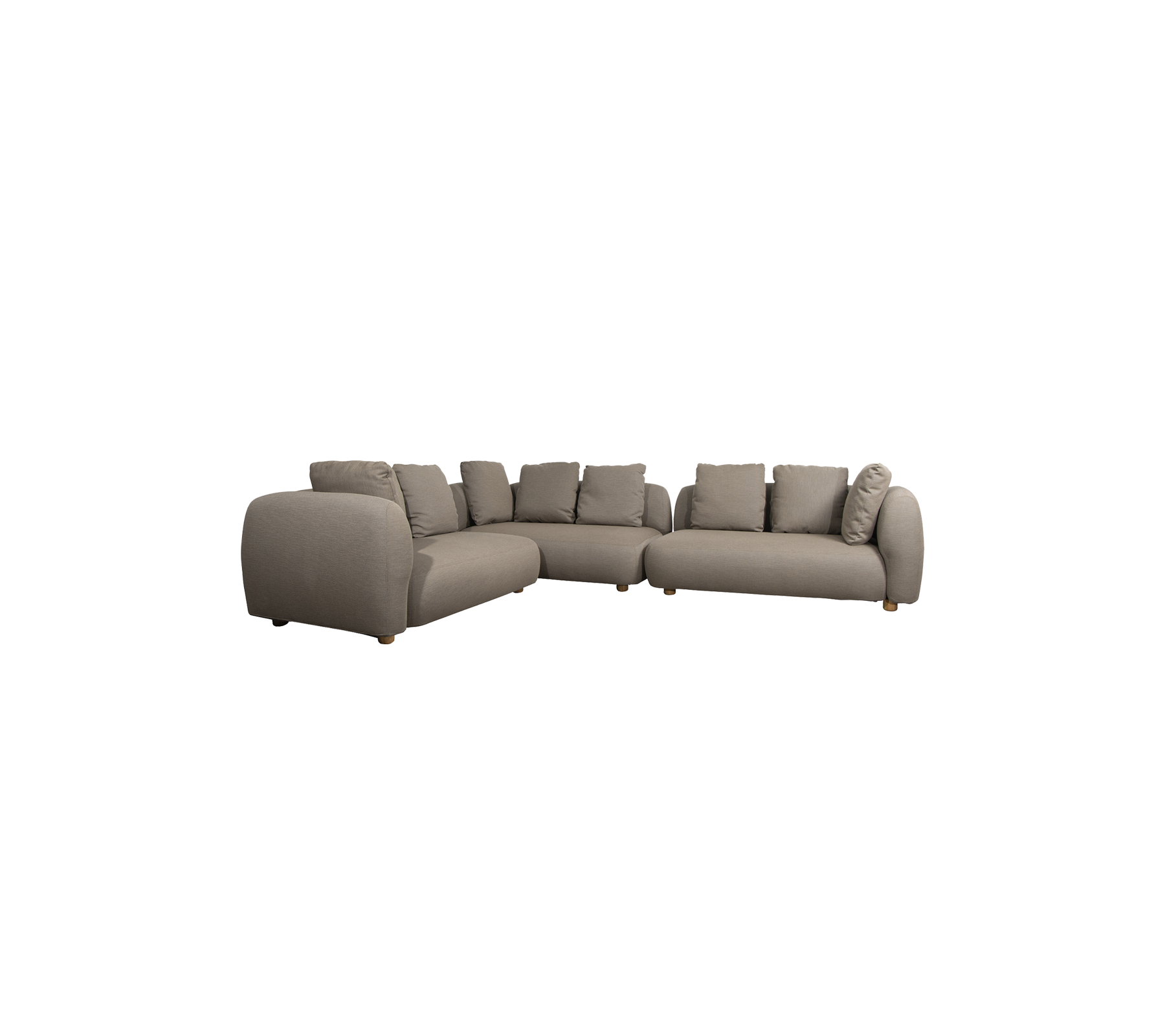 En moderne seksjonssofa i et dempet grått stoff med puter i plys og treben, designet for komfort og stil.
