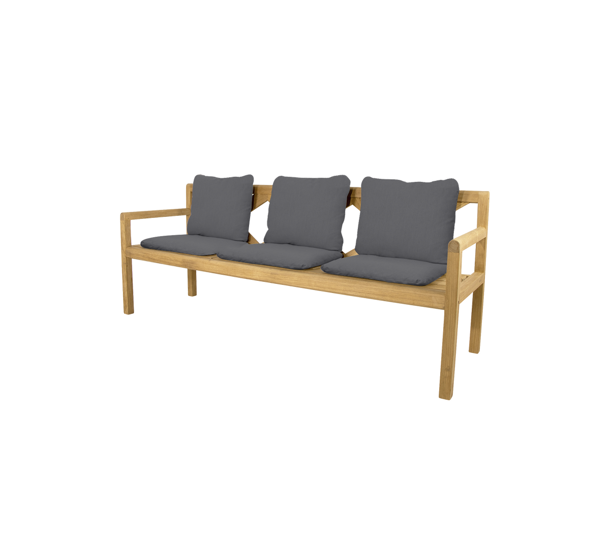 Tre-seters benk med en lys tremme og tre mørkegrå puter, designet for komfort og stil.