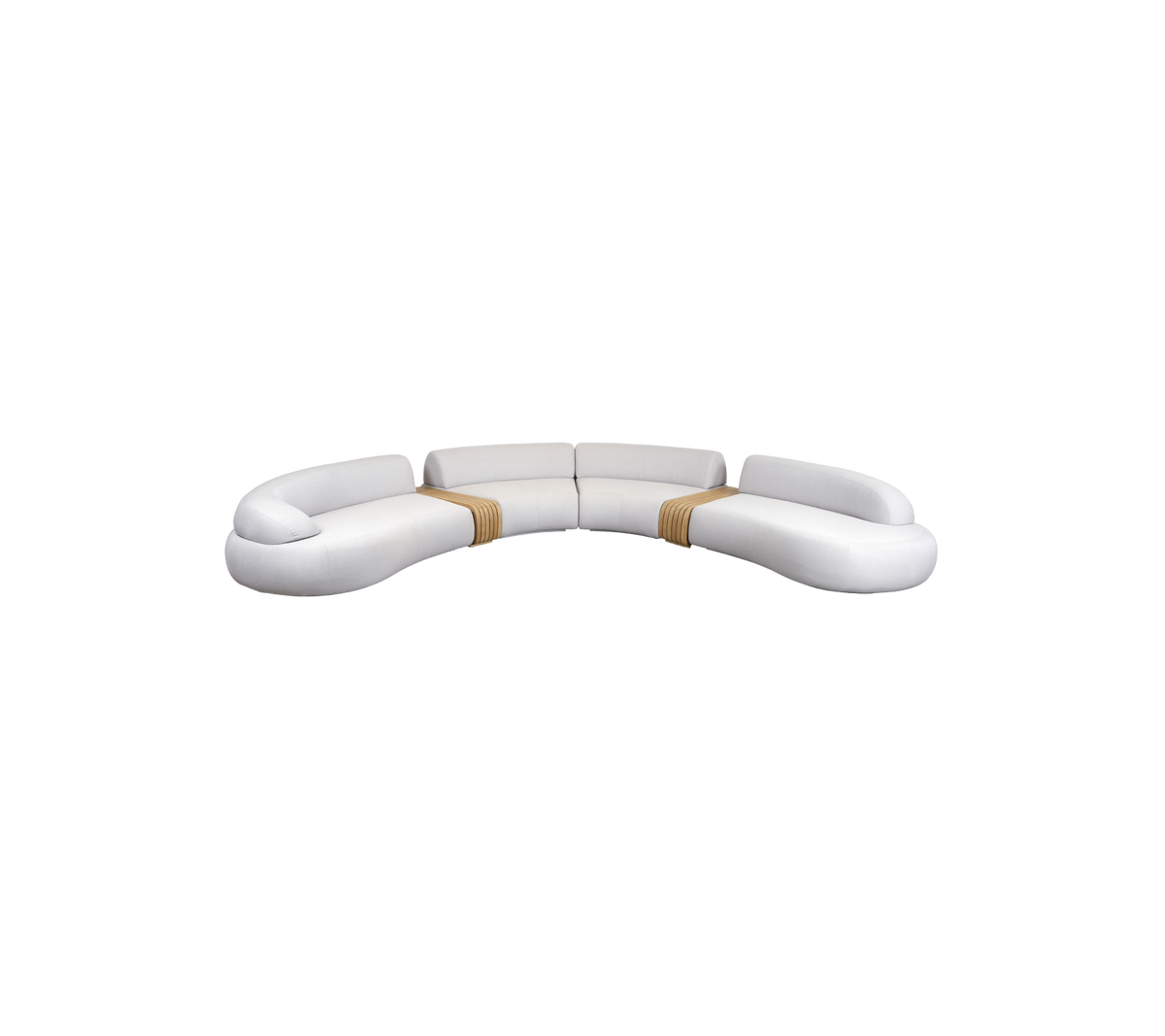 Krum hvit sofa med myke linjer og tre detaljer, designet for komfort og moderne estetikk. Ideell for ethvert oppholdsrom.