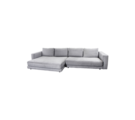 Moderne grå seksjonssofa med chaise lounge, med myke puter og et stilrent design for komfortabel sitting.