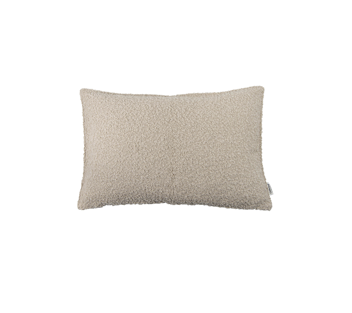 Rektangulær pute i et mykt beige stoff, som tilfører et preg av komfort og stil til ethvert rom.